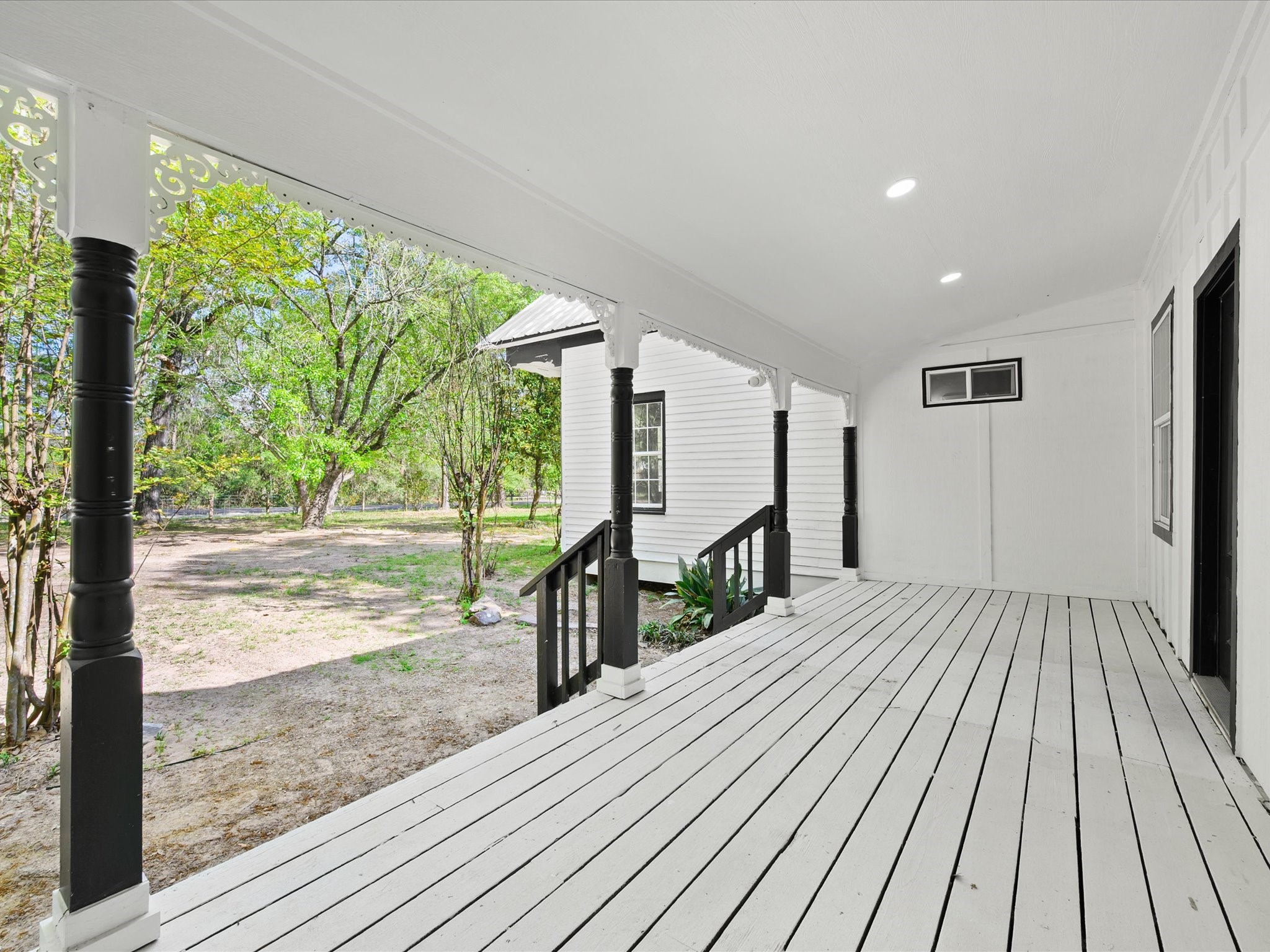 16958 Cedar Road Plantersville, TX 77363 - Photo 4 of 38