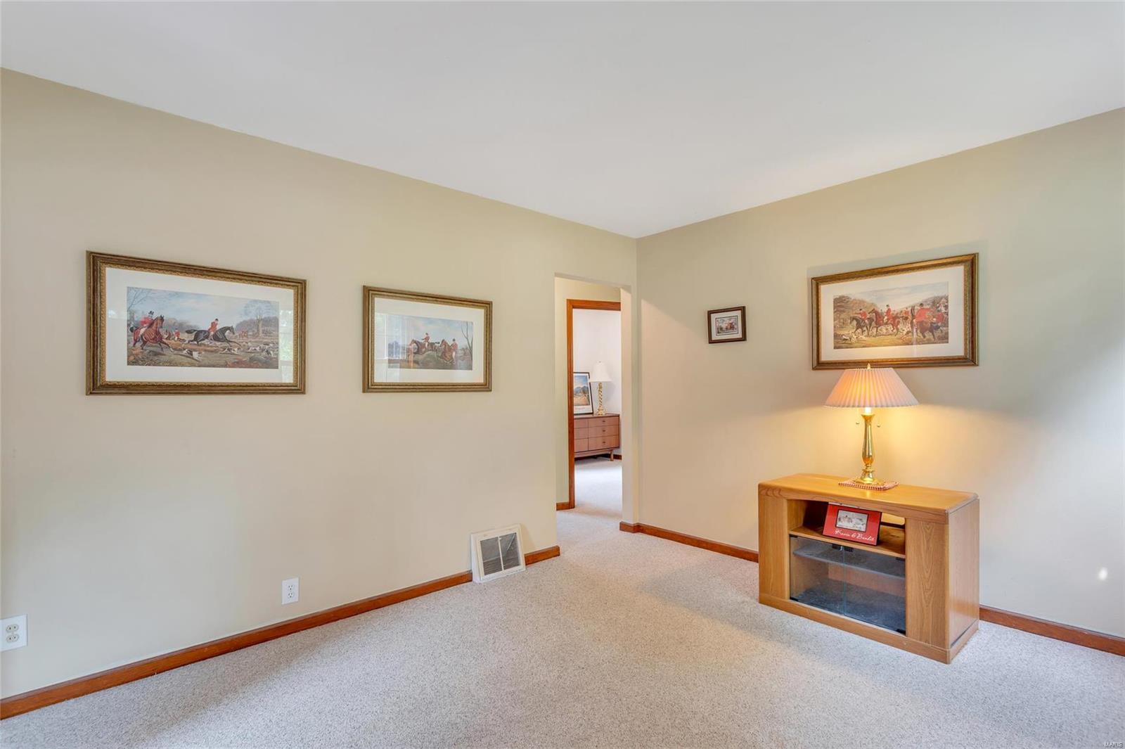 280 Derhake Road, Unit 280 Florissant, MO 63031 - Photo 8 of 22 Gallery Image 8