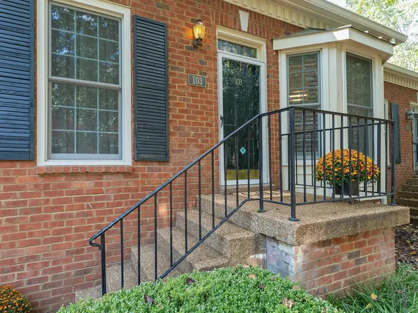 $459,000 | 103 Windsor Terrace Drive, Nashville, TN 37221
