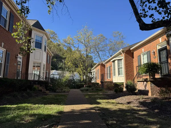 $459,000 | 103 Windsor Terrace Drive, Nashville, TN 37221