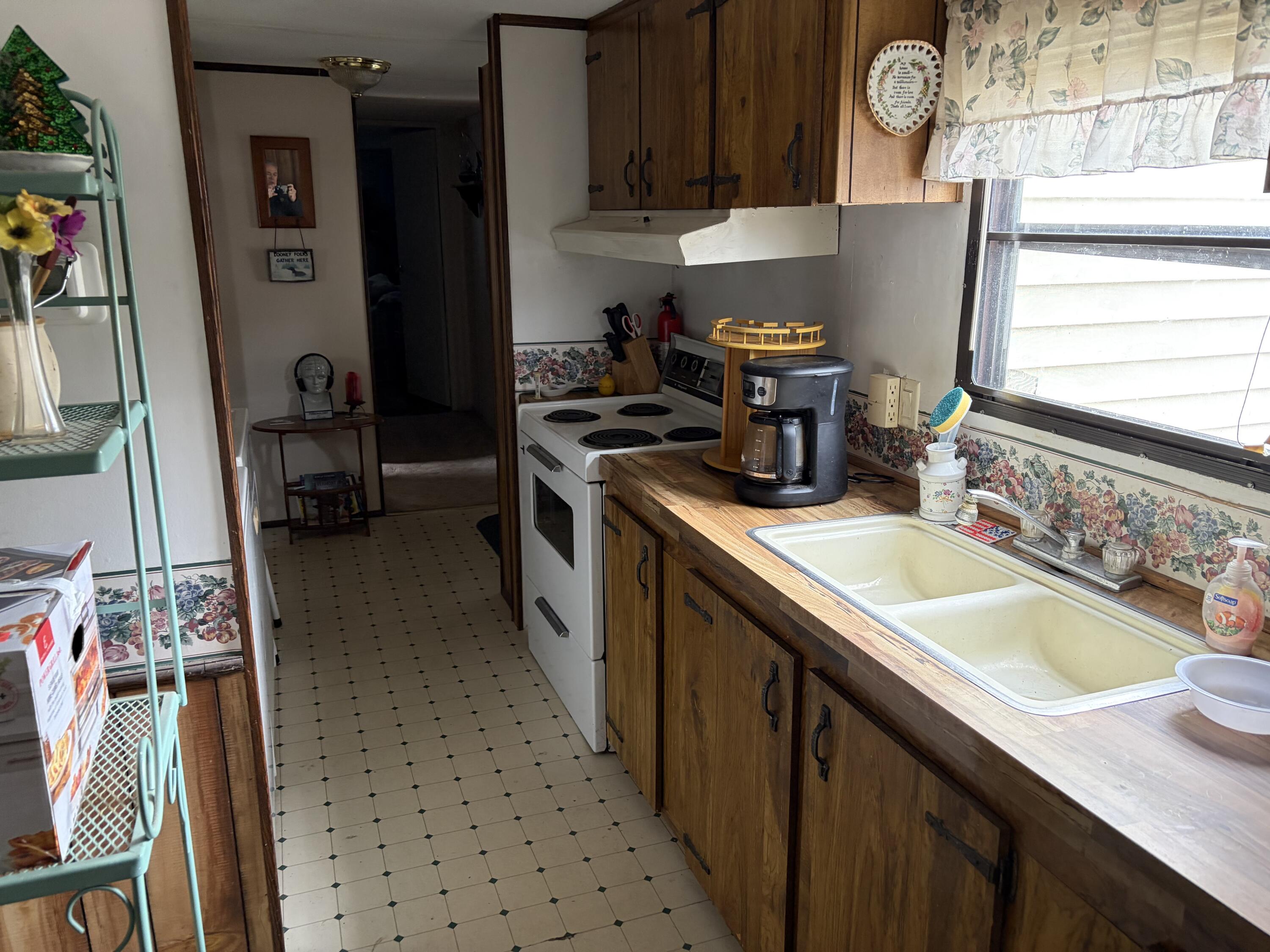 4 Labarge Drive Plattsburgh, NY 12901 - Photo 10 of 18