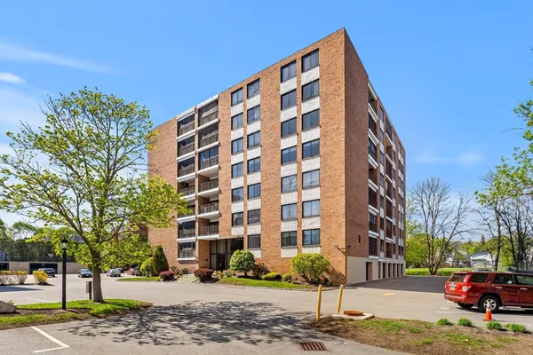 $575,000 | 51 Melrose Street, Unit 2D, Melrose, MA 02176