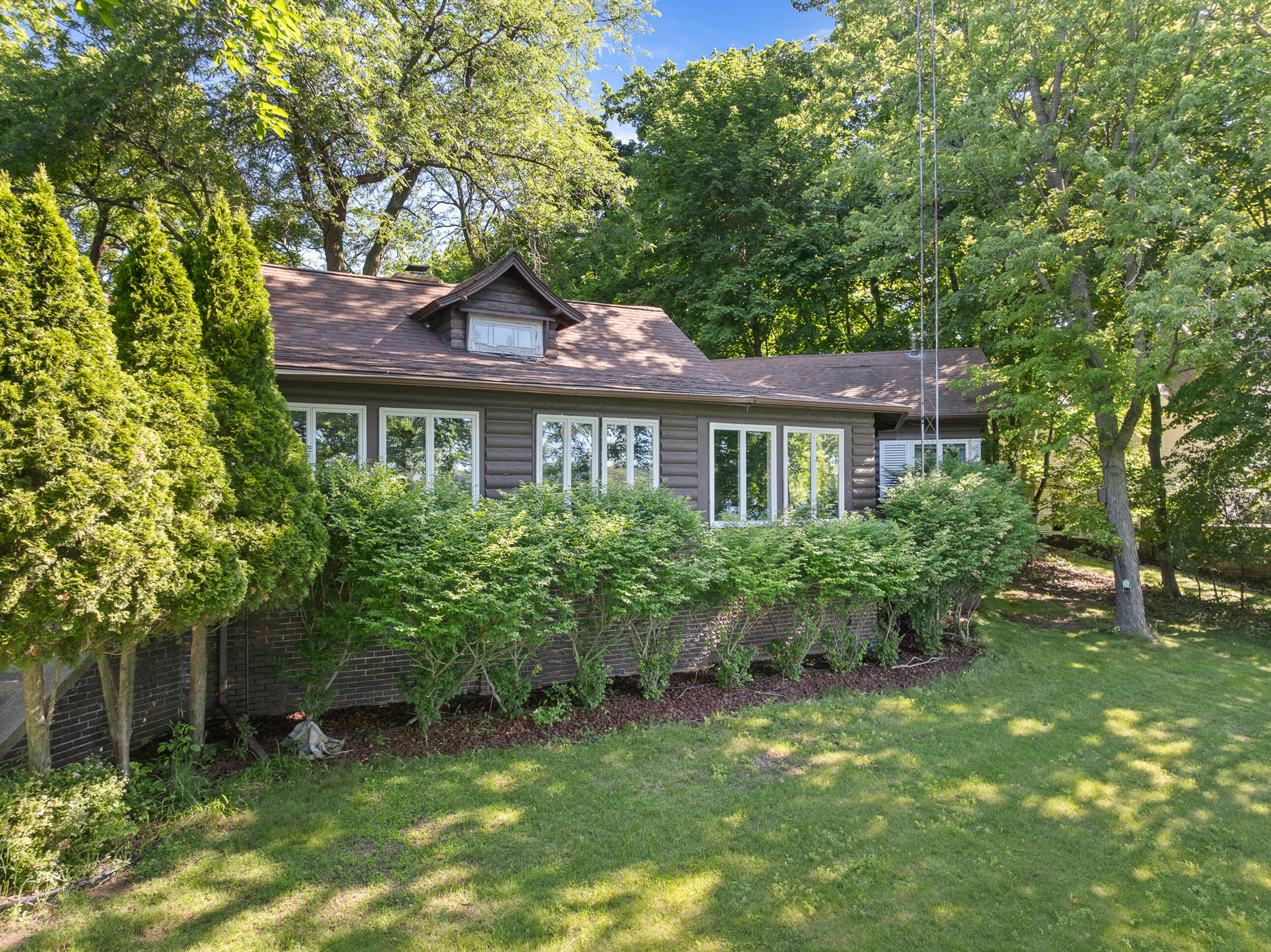 2304 North Shore Drive Delavan, WI 53115 - Photo 113 of 122 2304 N Shore Dr - Summer-20