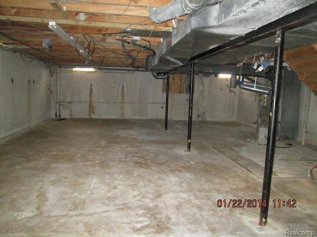 31153 Country Ridge Circle Farmington, MI 48331 - Photo 19 of 21 IMG_6558.jpg