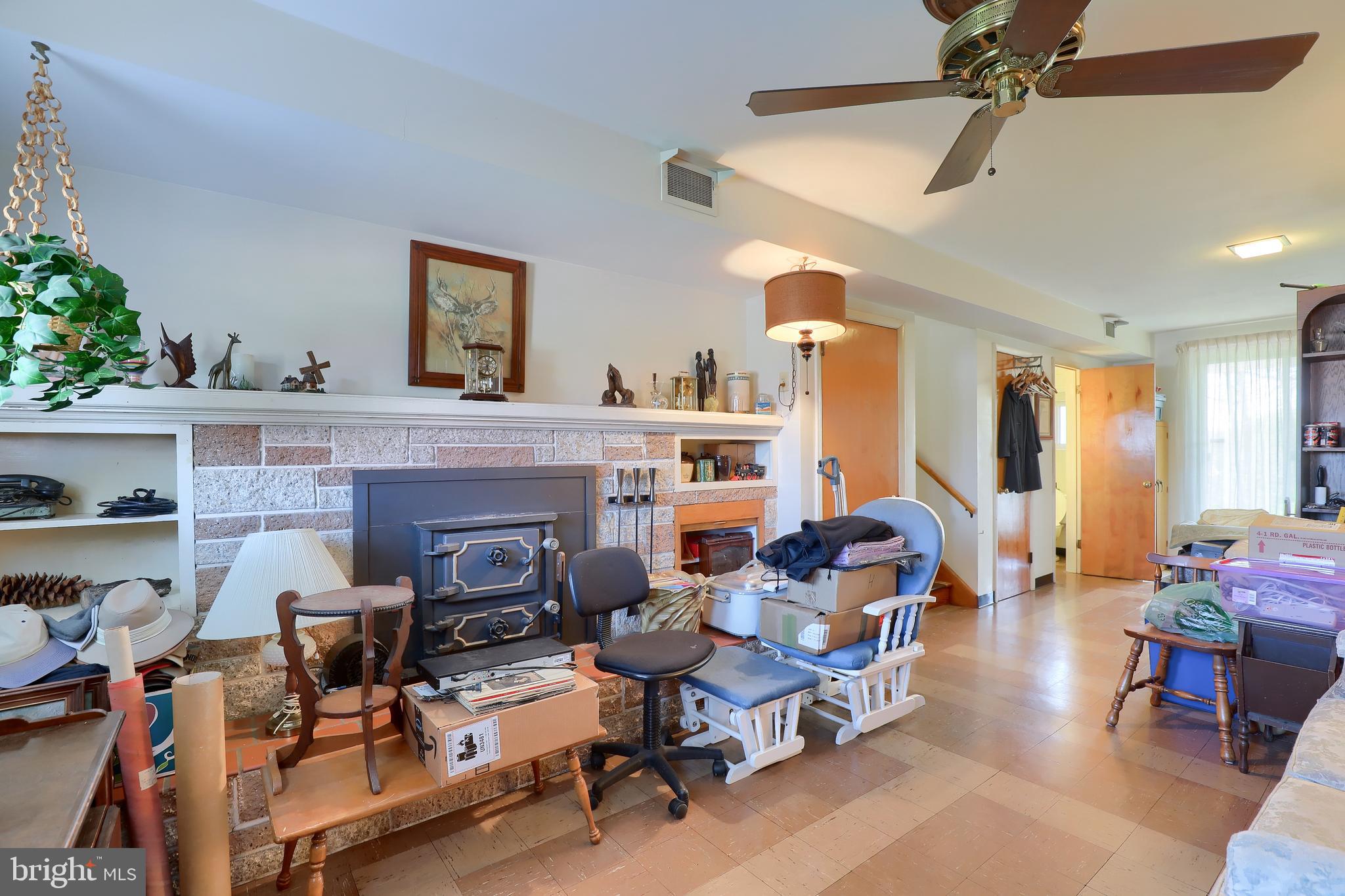 1907 Brenda Road York, PA 17408 - Photo 5 of 27 Gallery Image 5