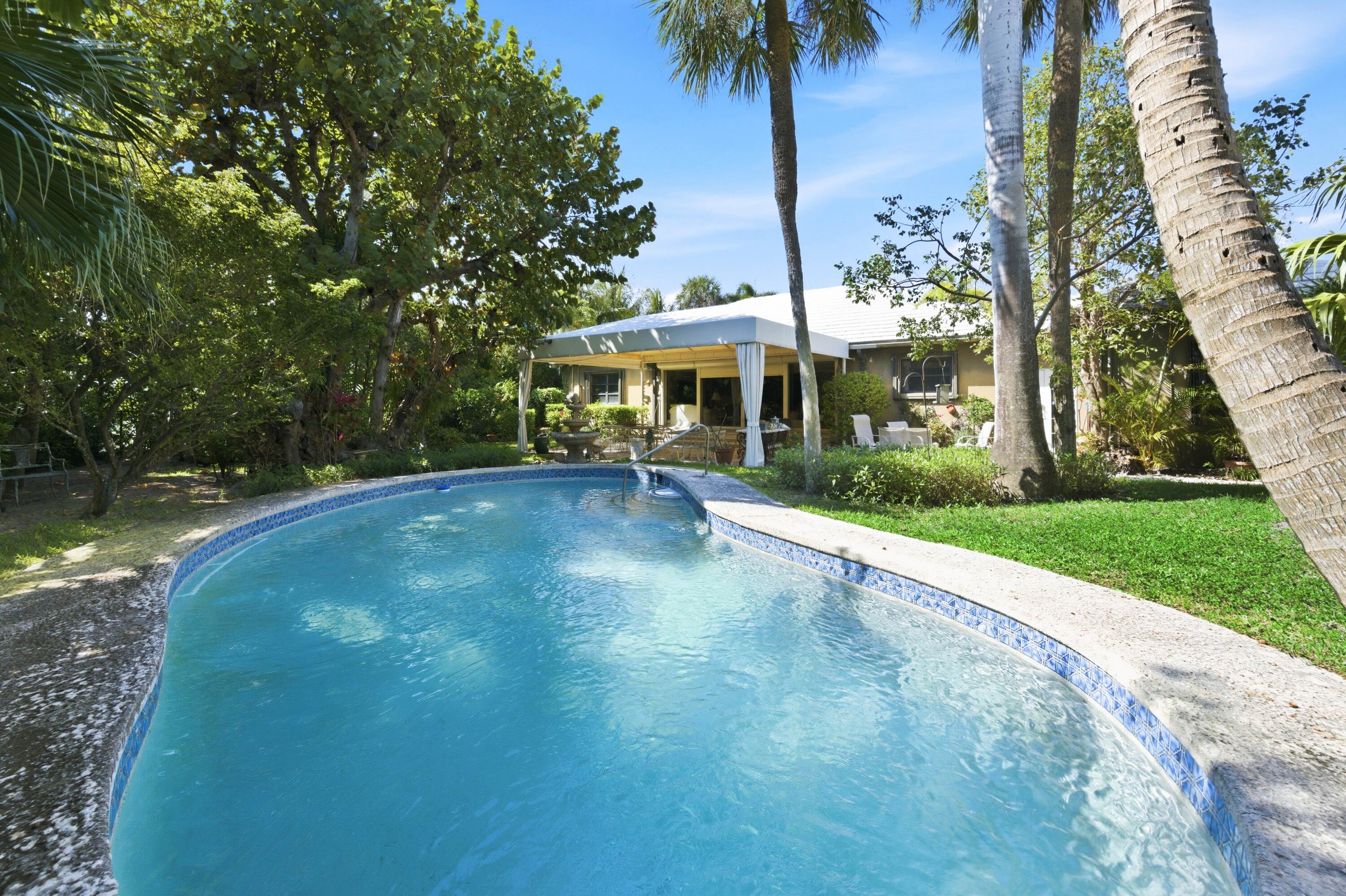 112 Algoma Road Palm Beach, FL 33480 - Photo 3 of 4 112 Algoma Pool