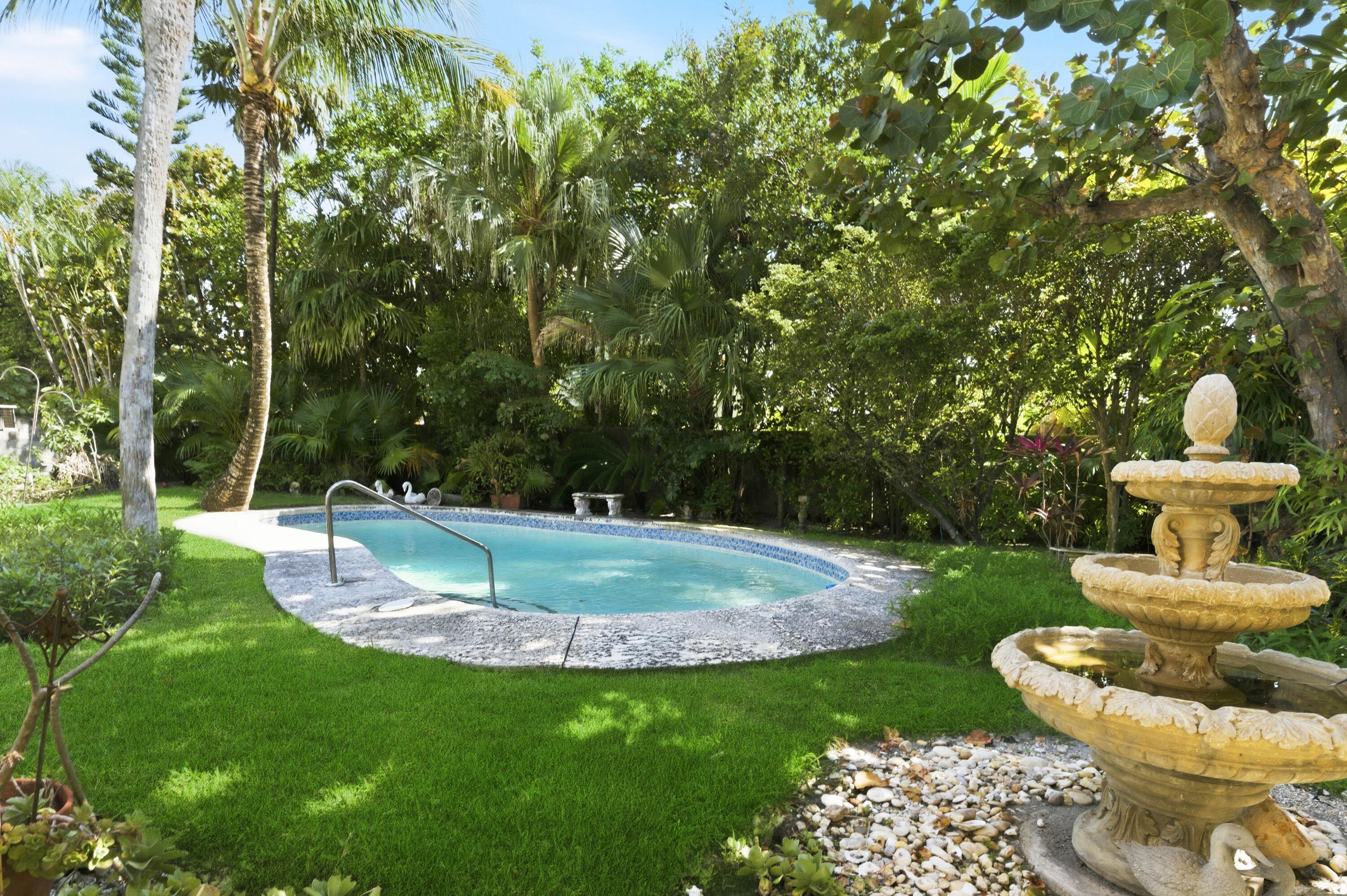 112 Algoma Road Palm Beach, FL 33480 - Photo 4 of 4 Pool 2