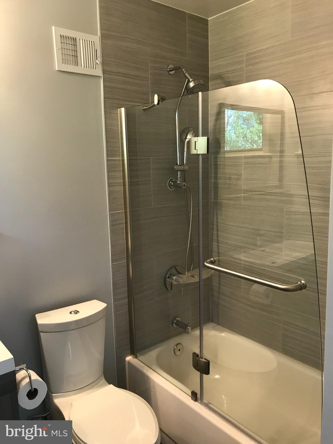 7712 Beech Tree Road Bethesda, MD 20817 - Photo 18 of 33