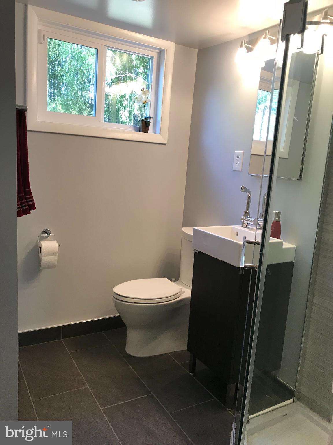 7712 Beech Tree Road Bethesda, MD 20817 - Photo 22 of 33