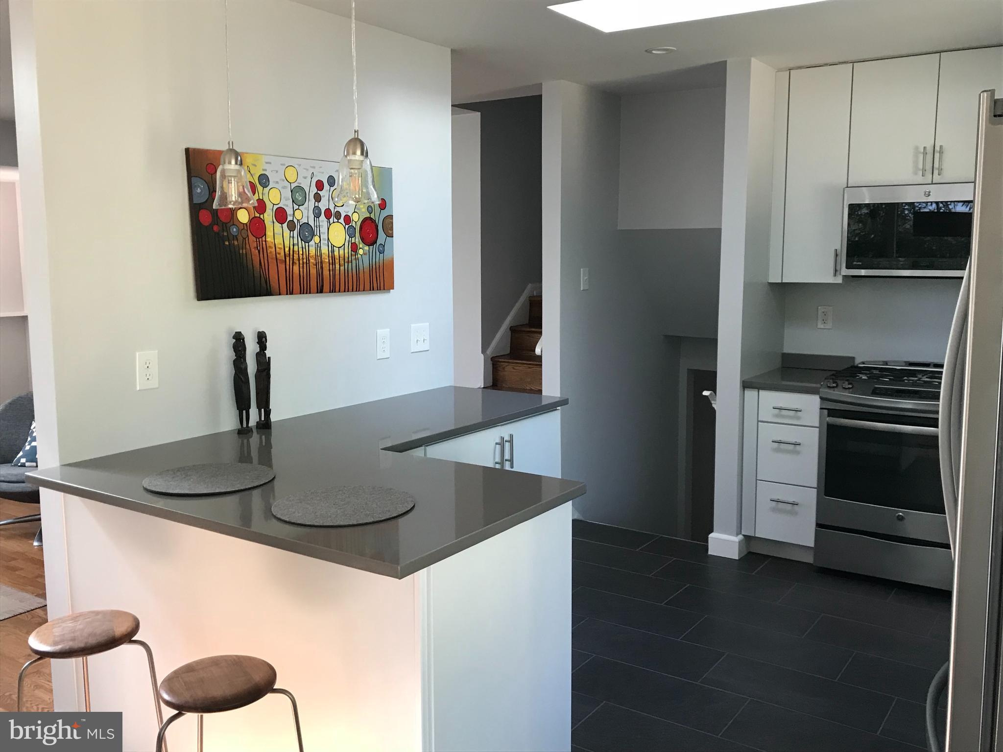 7712 Beech Tree Road Bethesda, MD 20817 - Photo 6 of 33