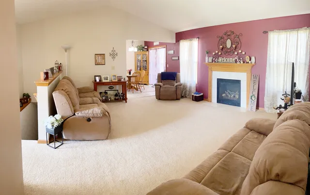 $249,900 | 753 Golden Prairie Drive, Davis Junction, IL 61020