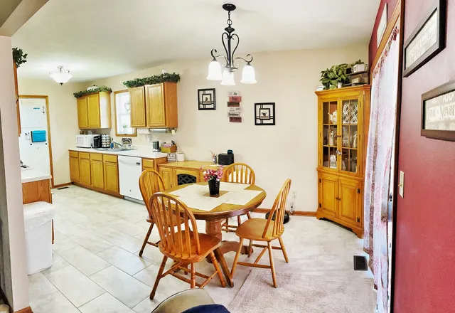 $249,900 | 753 Golden Prairie Drive, Davis Junction, IL 61020