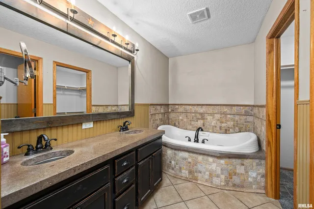 $299,000 | 1405 East 7th Street, Coal Valley, IL 61240