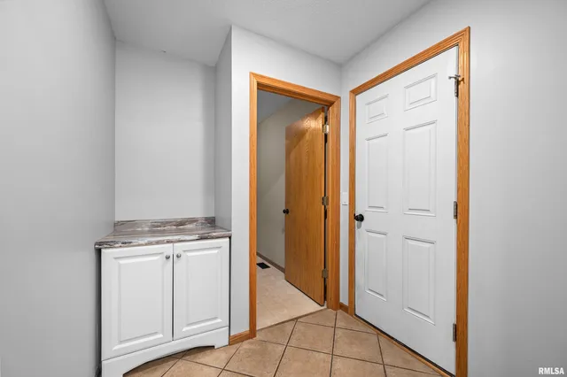 $299,000 | 1405 East 7th Street, Coal Valley, IL 61240