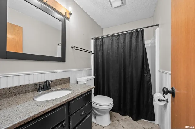 $299,000 | 1405 East 7th Street, Coal Valley, IL 61240