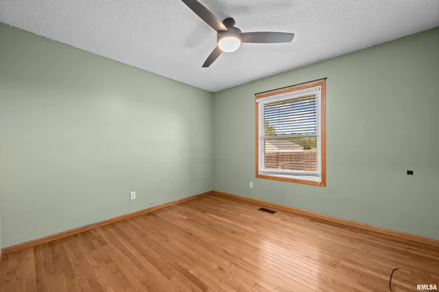 $299,000 | 1405 East 7th Street, Coal Valley, IL 61240