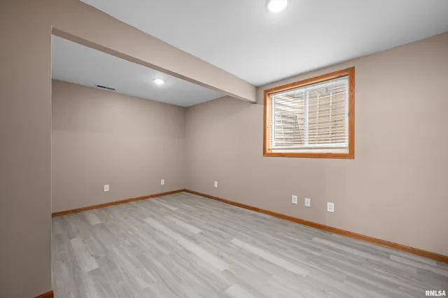 $299,000 | 1405 East 7th Street, Coal Valley, IL 61240