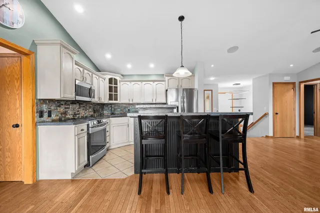 $299,000 | 1405 East 7th Street, Coal Valley, IL 61240