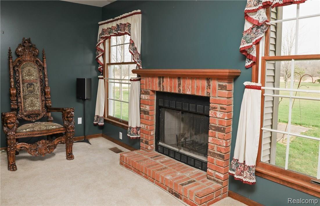 15134 Belle River Road Allenton, MI 48002 - Photo 6 of 36 FamilyRoom4.jpg