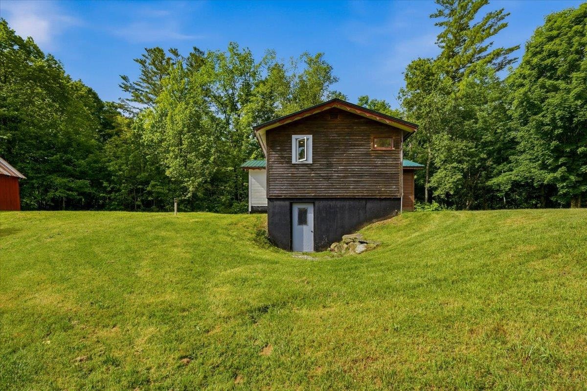 66 Huntley Road Cambridge, VT 05464 - Photo 4 of 37