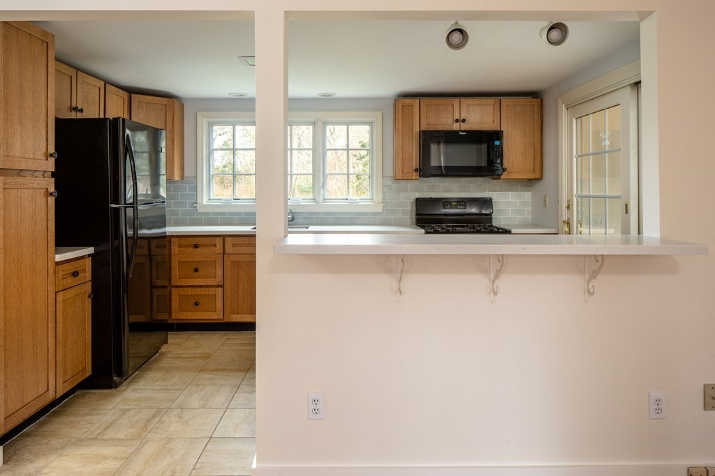 371 Wareham Road Marion, MA 02738 - Photo 16 of 37 Gallery Image 16