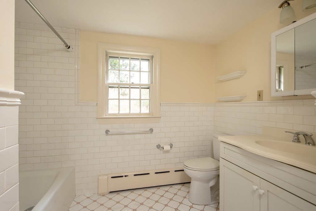 371 Wareham Road Marion, MA 02738 - Photo 23 of 37 Gallery Image 23