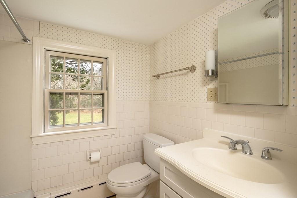 371 Wareham Road Marion, MA 02738 - Photo 27 of 37 Gallery Image 27