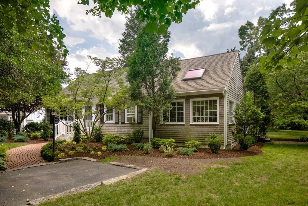 371 Wareham Road Marion, MA 02738 - Photo 3 of 37 Gallery Image 3