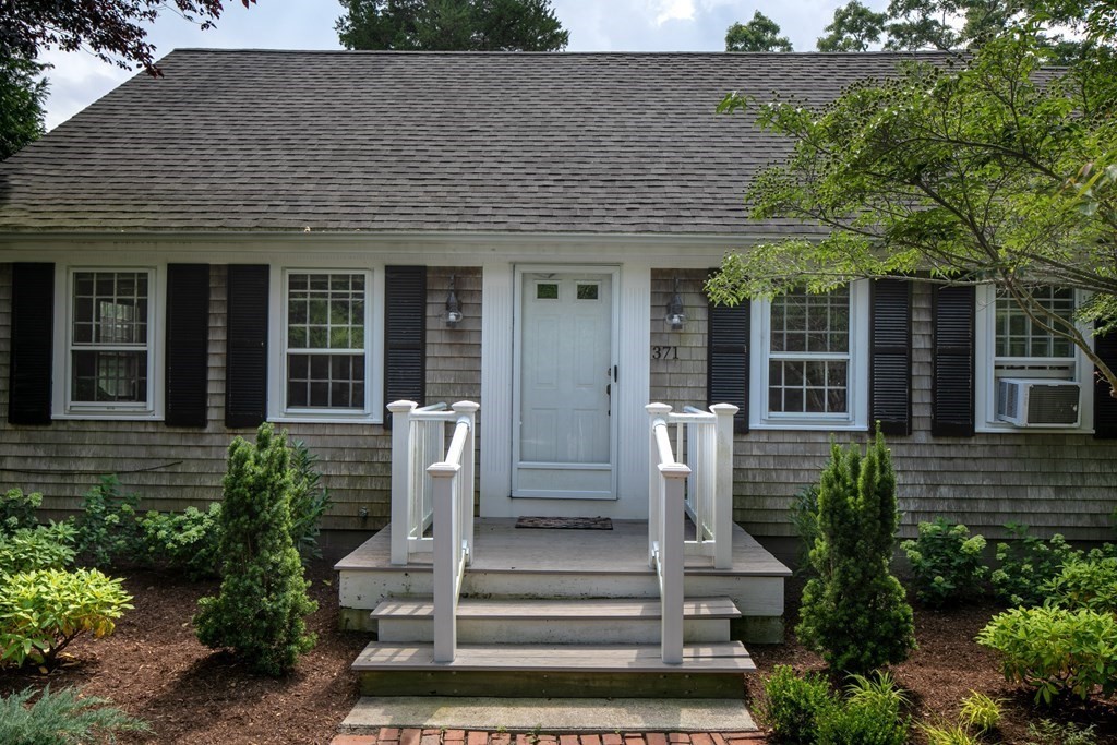 371 Wareham Road Marion, MA 02738 - Photo 7 of 37 Gallery Image 7