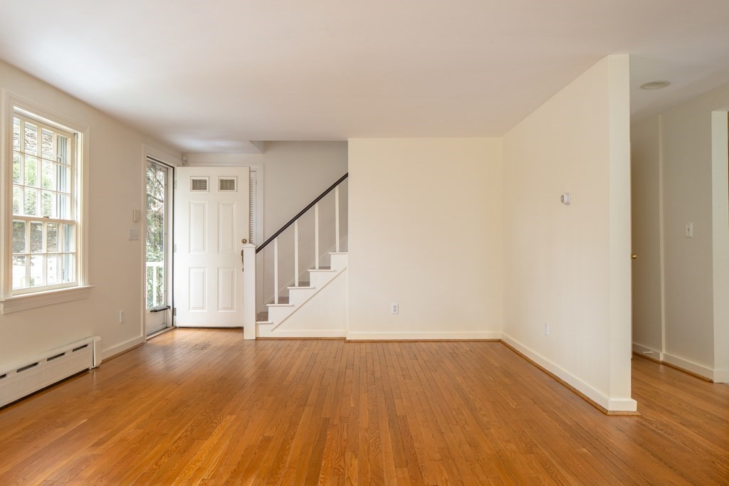 371 Wareham Road Marion, MA 02738 - Photo 9 of 37 Gallery Image 9