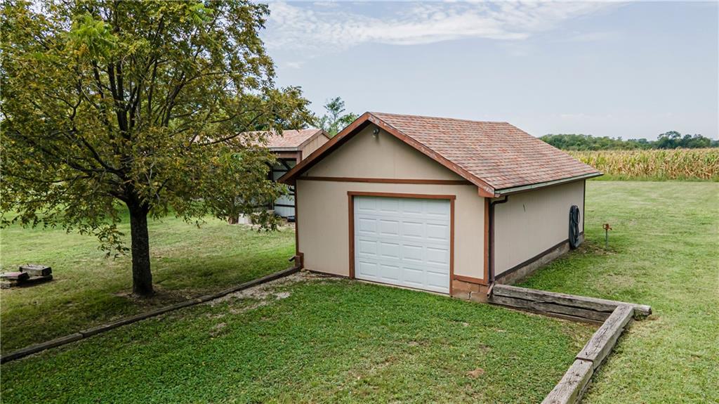 804 Highway 3 Uniontown, KS 66779 - Photo 12 of 35