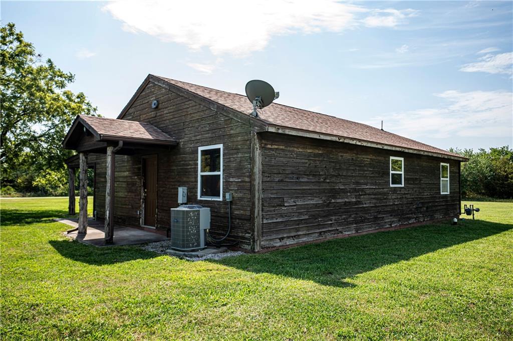 804 Highway 3 Uniontown, KS 66779 - Photo 14 of 35