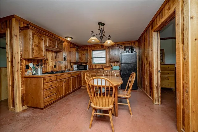 $399,000 | 804 Highway 3, Uniontown, KS 66779