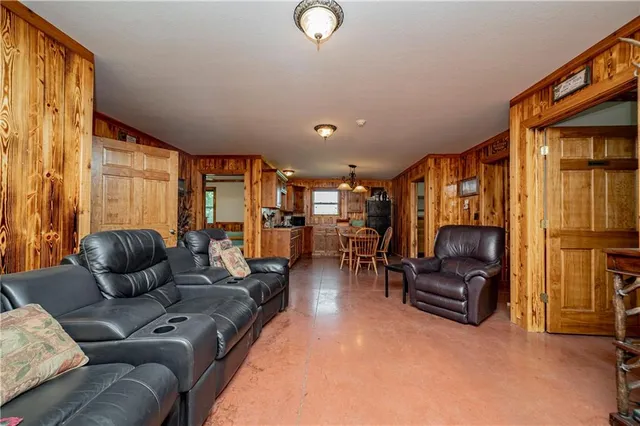 $399,000 | 804 Highway 3, Uniontown, KS 66779