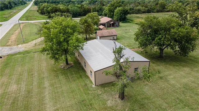 $399,000 | 804 Highway 3, Uniontown, KS 66779
