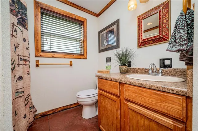 $399,000 | 804 Highway 3, Uniontown, KS 66779