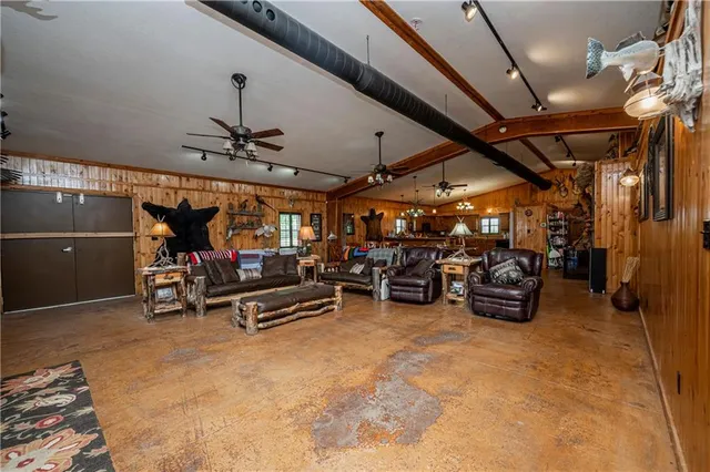 $399,000 | 804 Highway 3, Uniontown, KS 66779