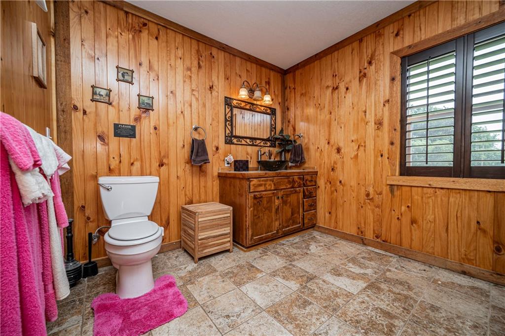 804 Highway 3 Uniontown, KS 66779 - Photo 10 of 35