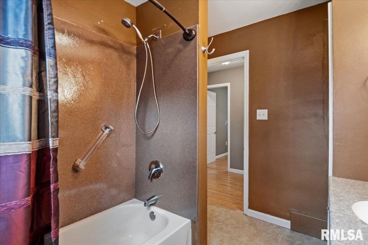 28 Windsor Road Springfield, IL 62702 - Photo 15 of 30 Gallery Image 15