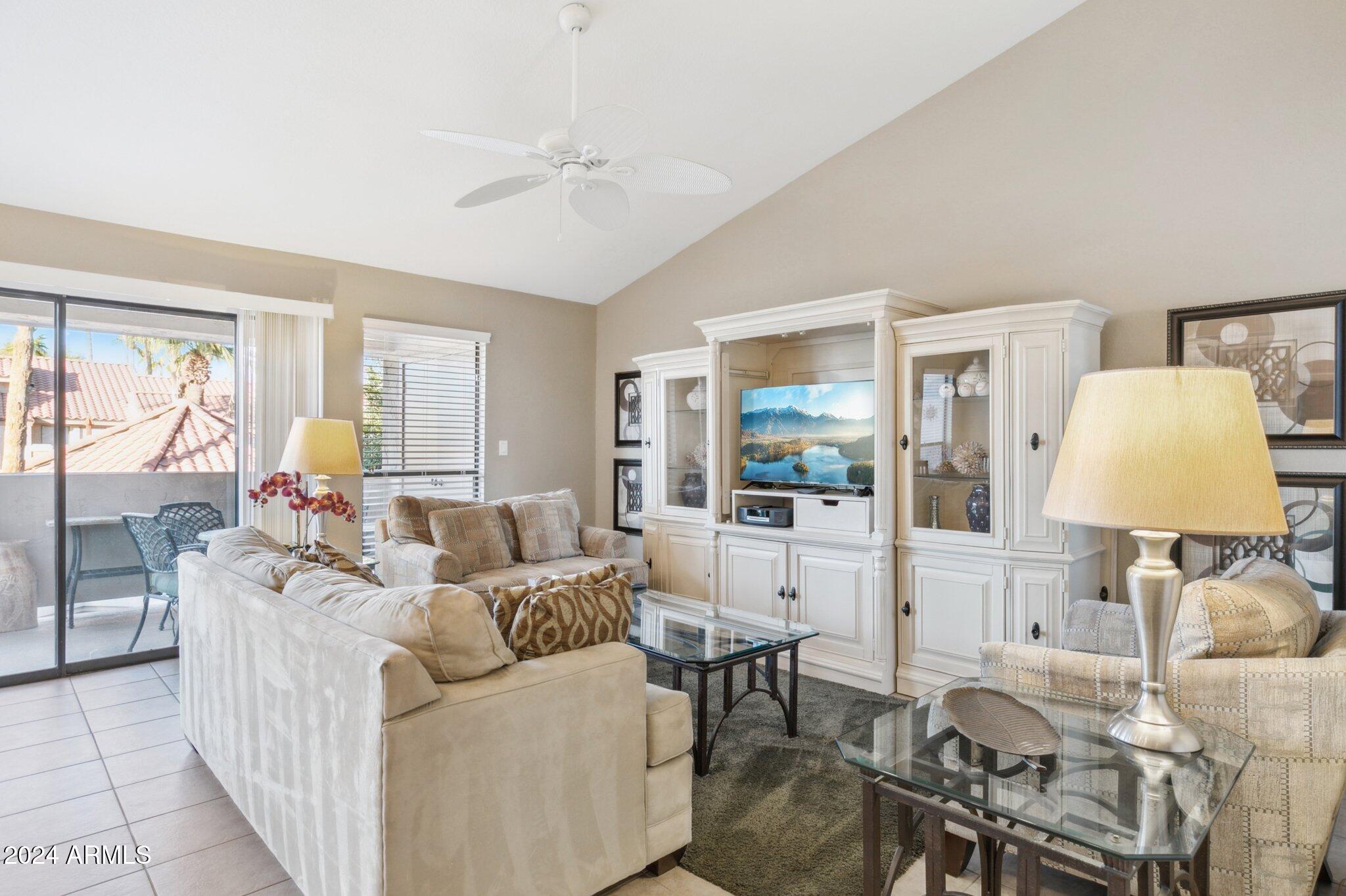 9707 East Mountain View Road, Unit 2436 Scottsdale, AZ 85258 - Photo 2 of 27 Living room