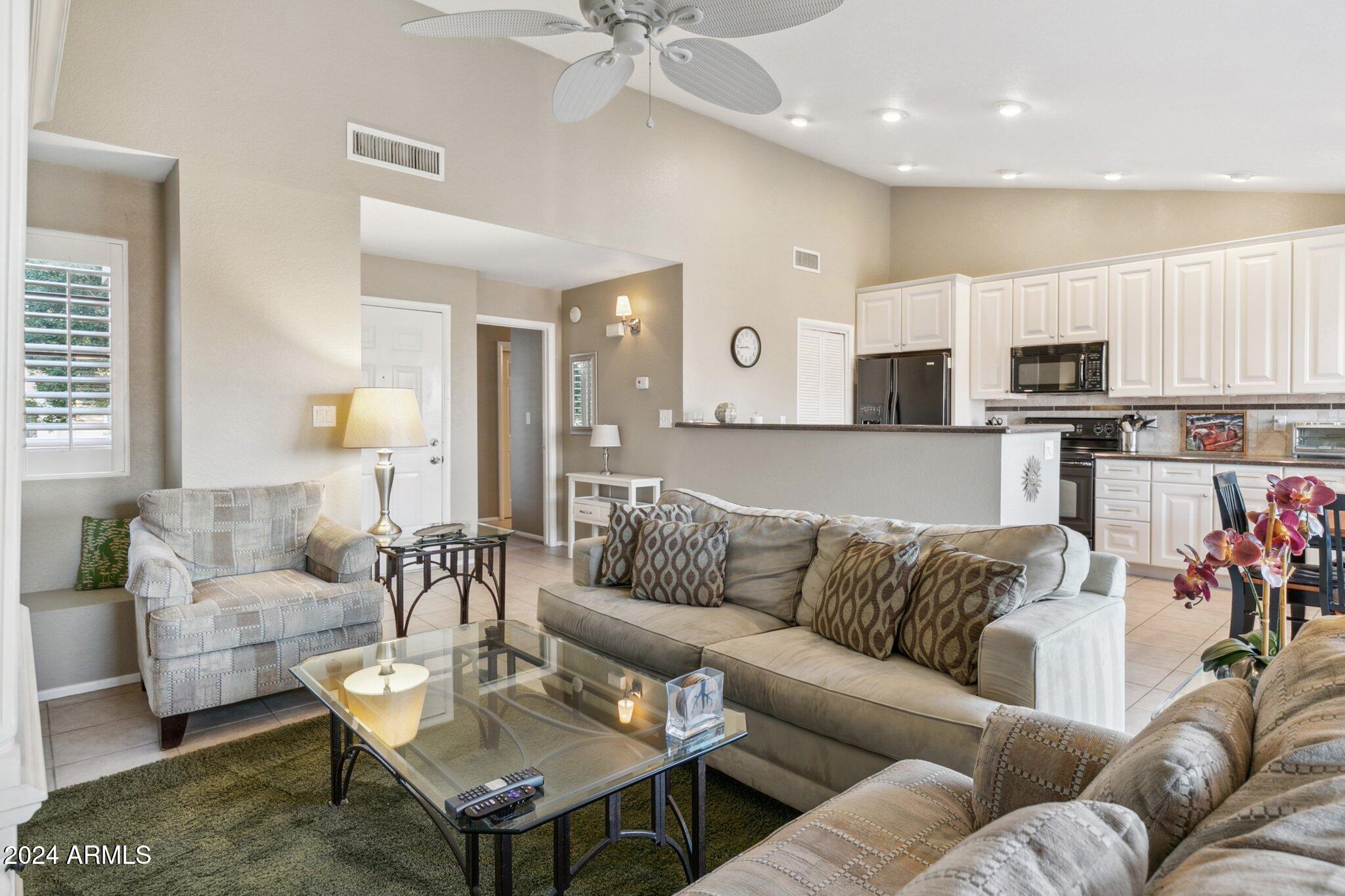 9707 East Mountain View Road, Unit 2436 Scottsdale, AZ 85258 - Photo 3 of 27 Living Room
