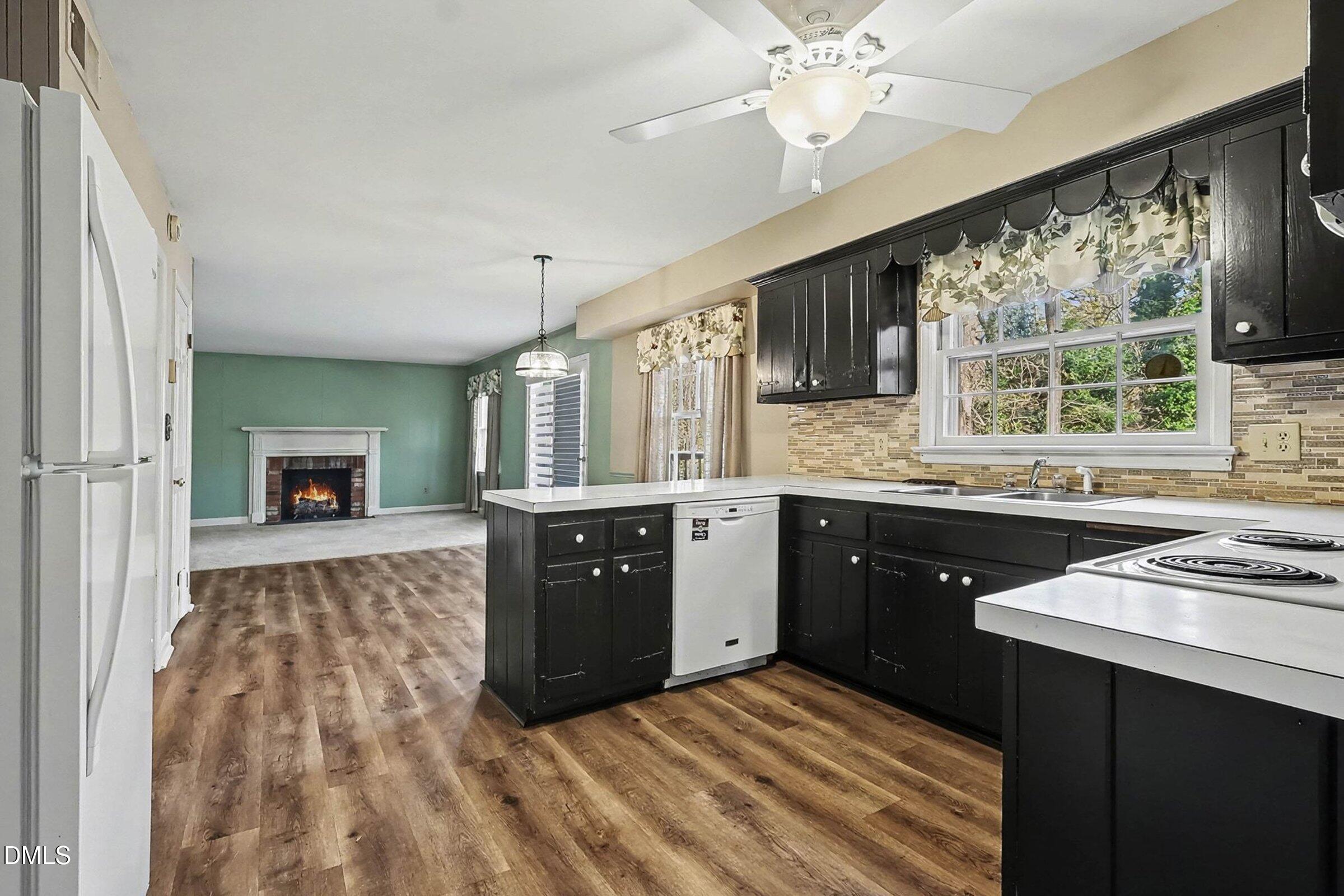 3704 Pembrook Place Raleigh, NC 27612 - Photo 14 of 68 013_kv0a6397_611