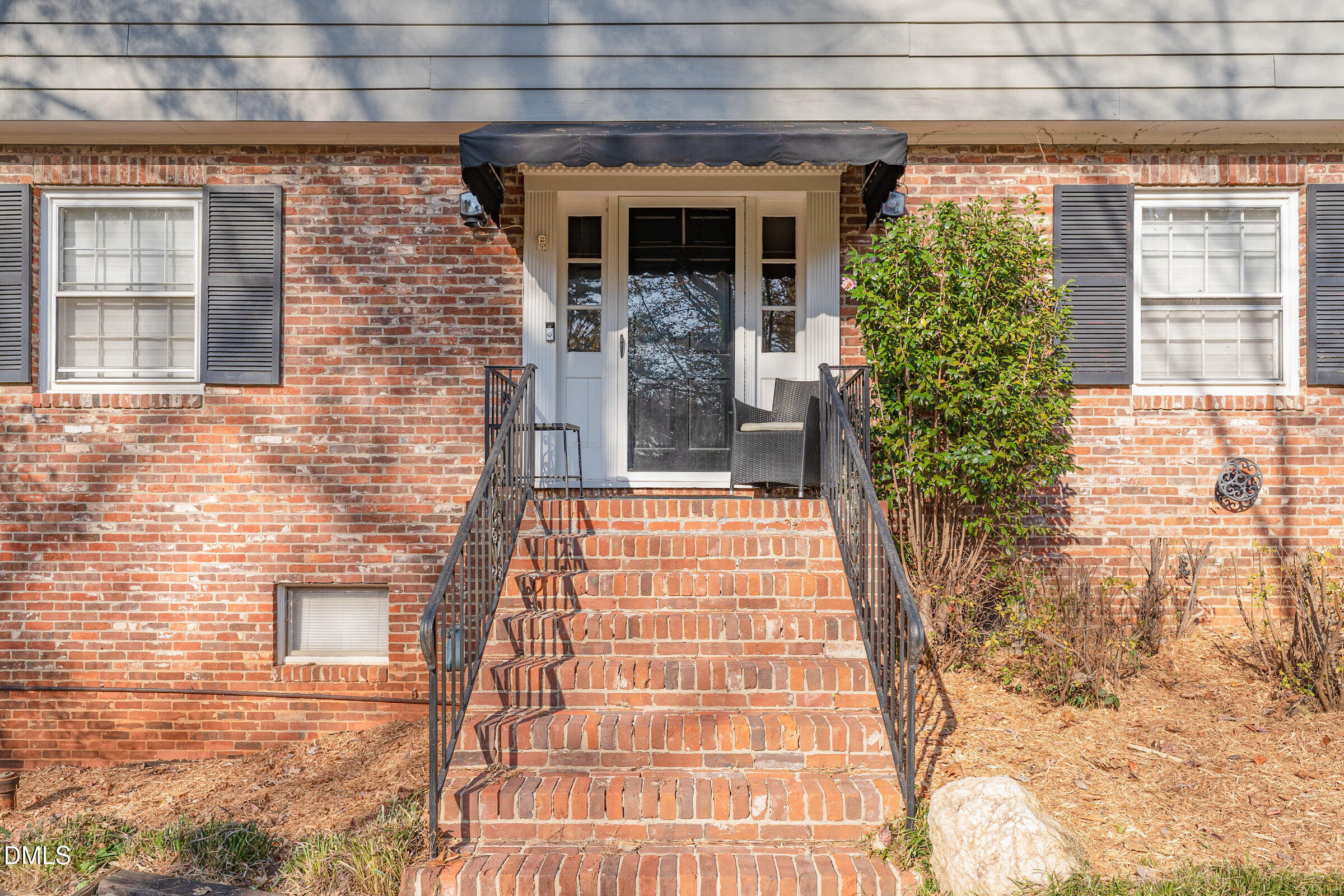 3704 Pembrook Place Raleigh, NC 27612 - Photo 5 of 68 005_wag04989-edit_672