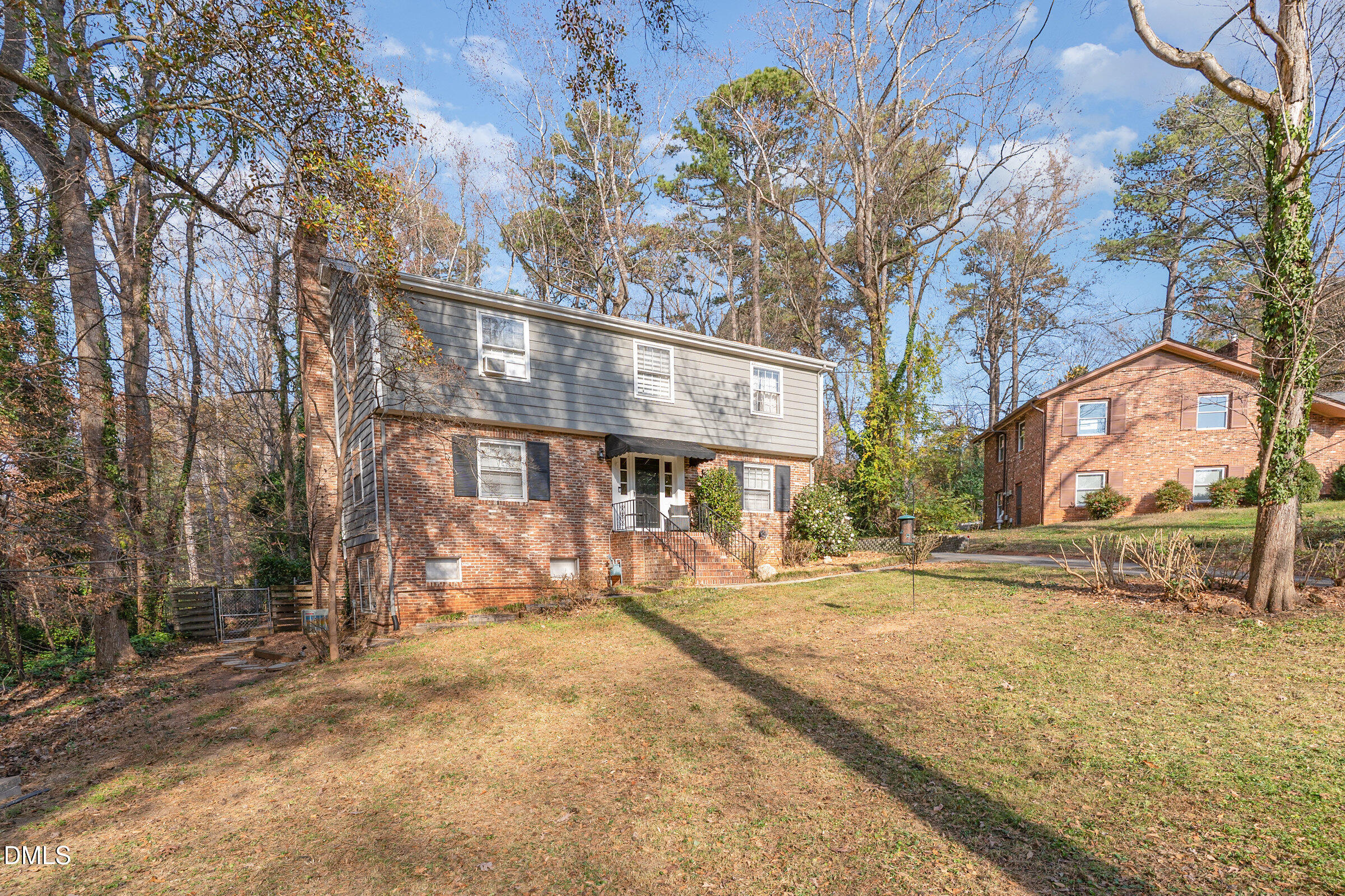 3704 Pembrook Place Raleigh, NC 27612 - Photo 61 of 67 a view of a large building