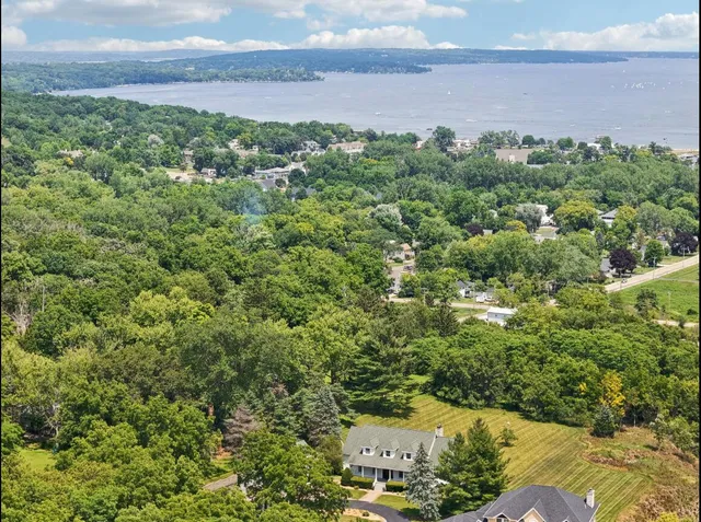 $1,875,000 | N1474 Fontana Ridge Road, Fontana, WI 53125