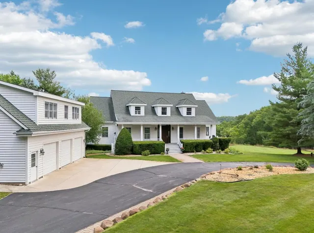 $1,875,000 | N1474 Fontana Ridge Road, Fontana, WI 53125