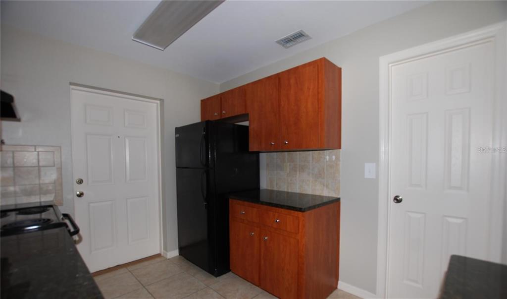 312 East Hibiscus Drive Lakeland, FL 33803 - Photo 7 of 25