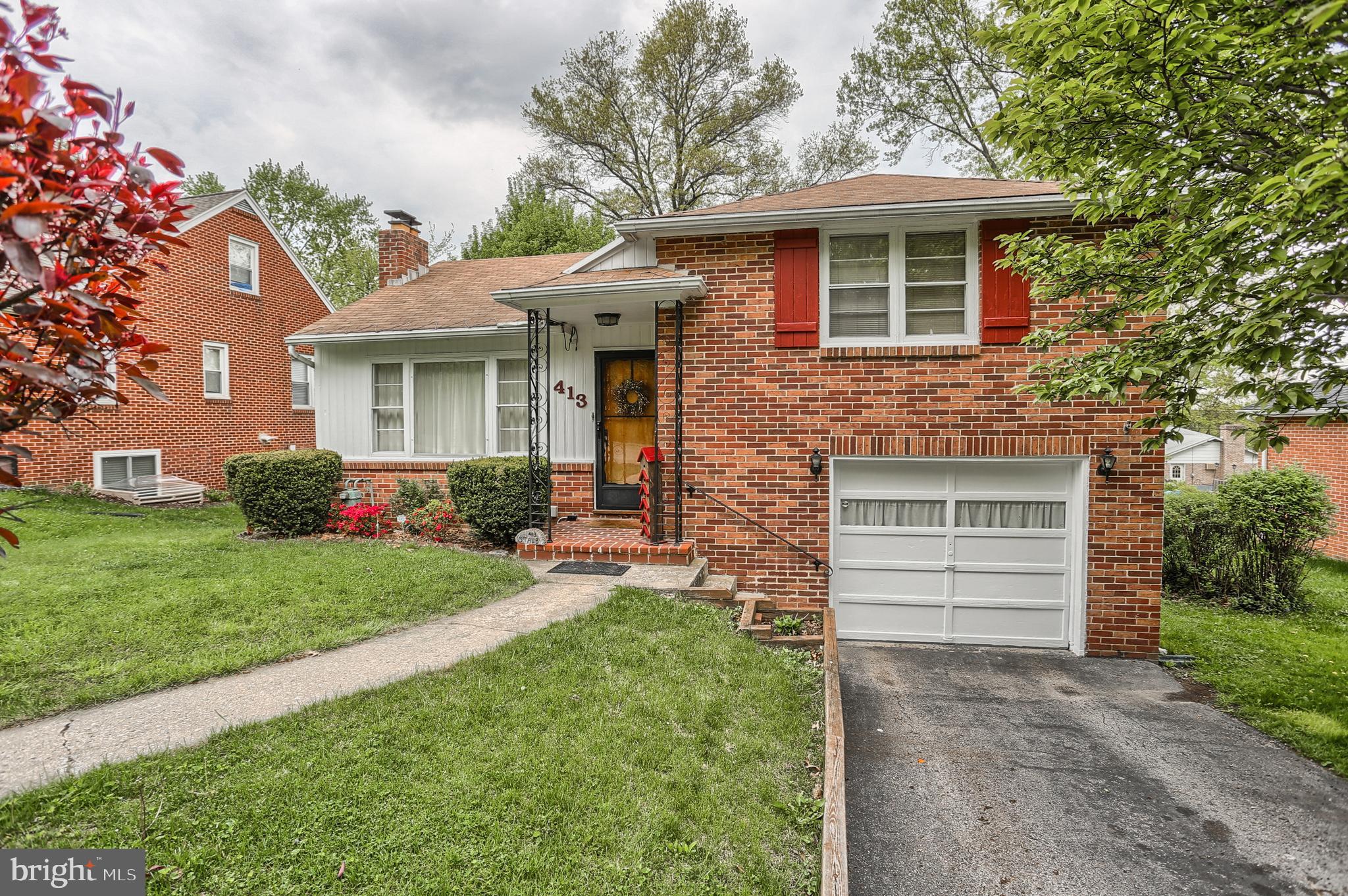 413 Devon Road York, PA 17403 - Photo 3 of 36 Gallery Image 3