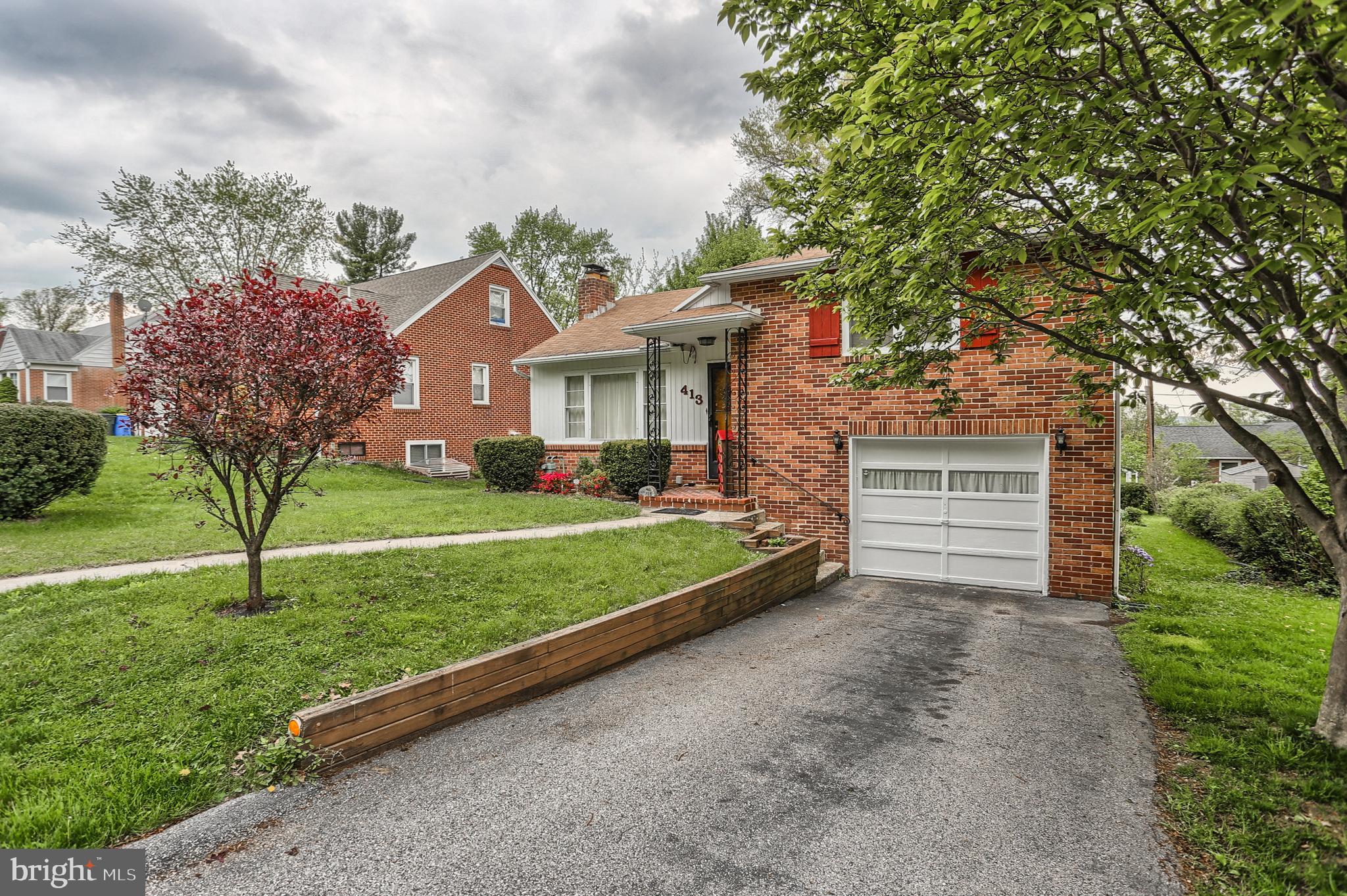 413 Devon Road York, PA 17403 - Photo 4 of 36 Gallery Image 4