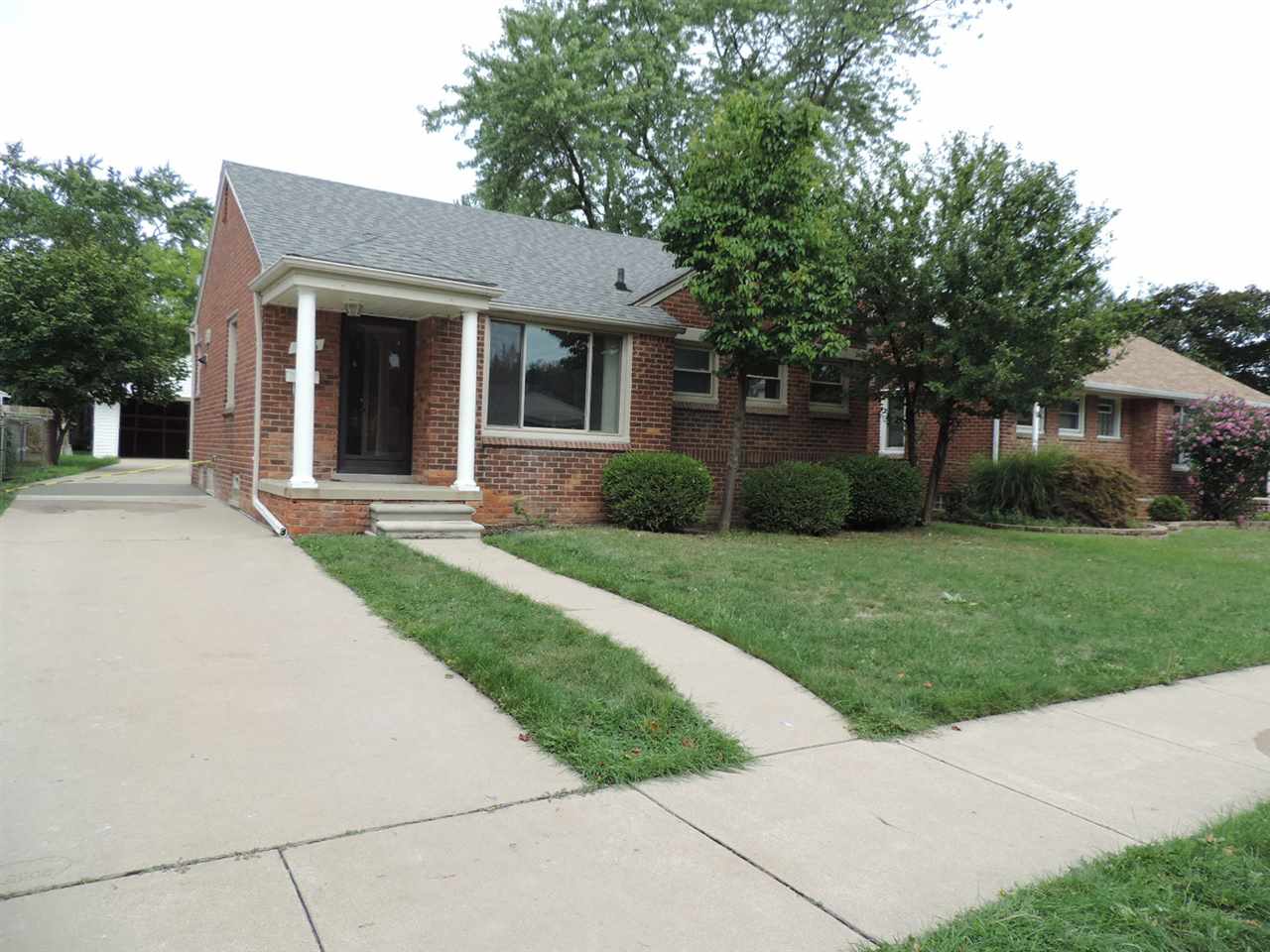 406 Normandy Road Royal Oak, MI 48073 - Photo 39 of 41 31359231-38.JPG